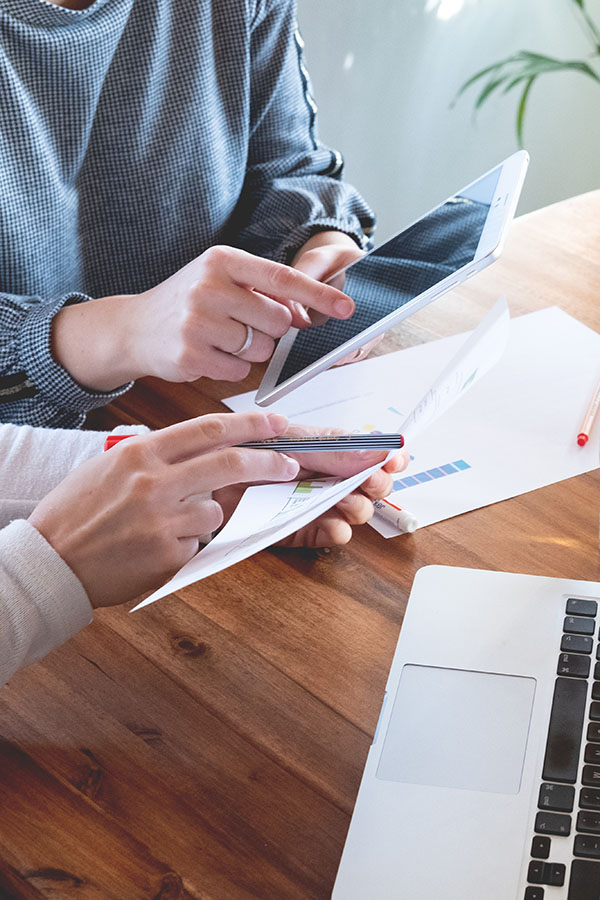 Notizen und Informationsabgleich während einer Besprechung